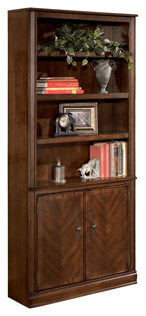 Hamlyn H527-18 Medium Brown Large Door Bookcase